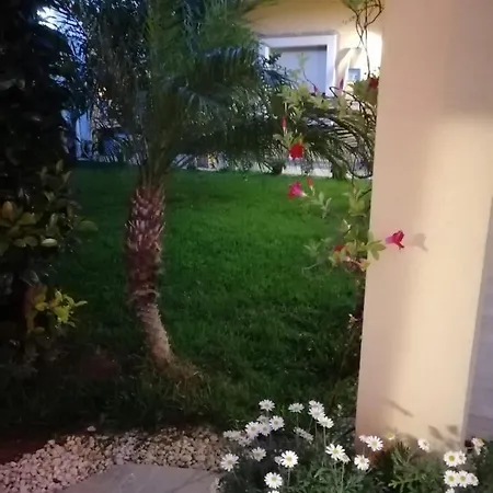 Attico Le Fleur - Il Mare, Gallipoli Ed Il Salento A Portata Di Mano * Taviano (Lecce)