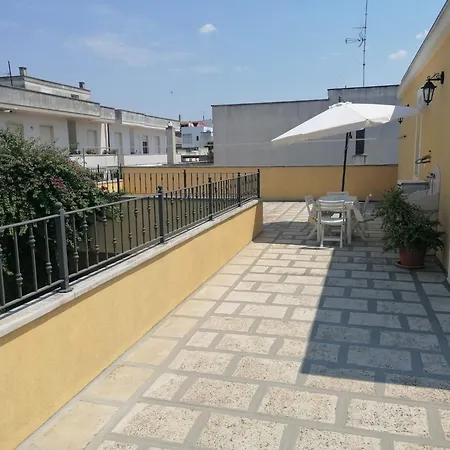 Attico Le Fleur - Il Mare, Gallipoli Ed Il Salento A Portata Di Mano Appartamento Taviano (Lecce)