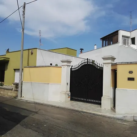 Attico Le Fleur - Il Mare, Gallipoli Ed Il Salento A Portata Di Mano Taviano (Lecce)